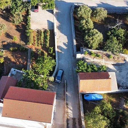 Betini Apartments - Authentic Island Escape Komiža Kültér fotó