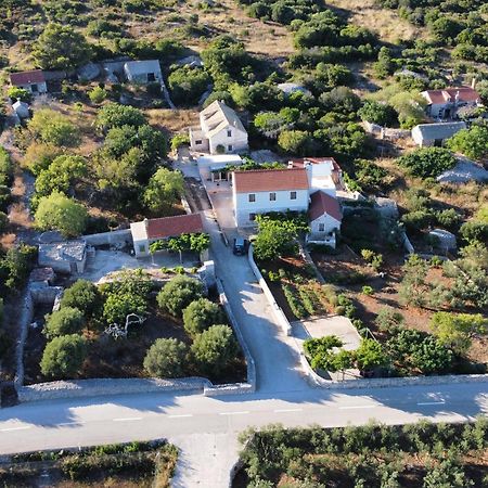 Betini Apartments - Authentic Island Escape Komiža Kültér fotó