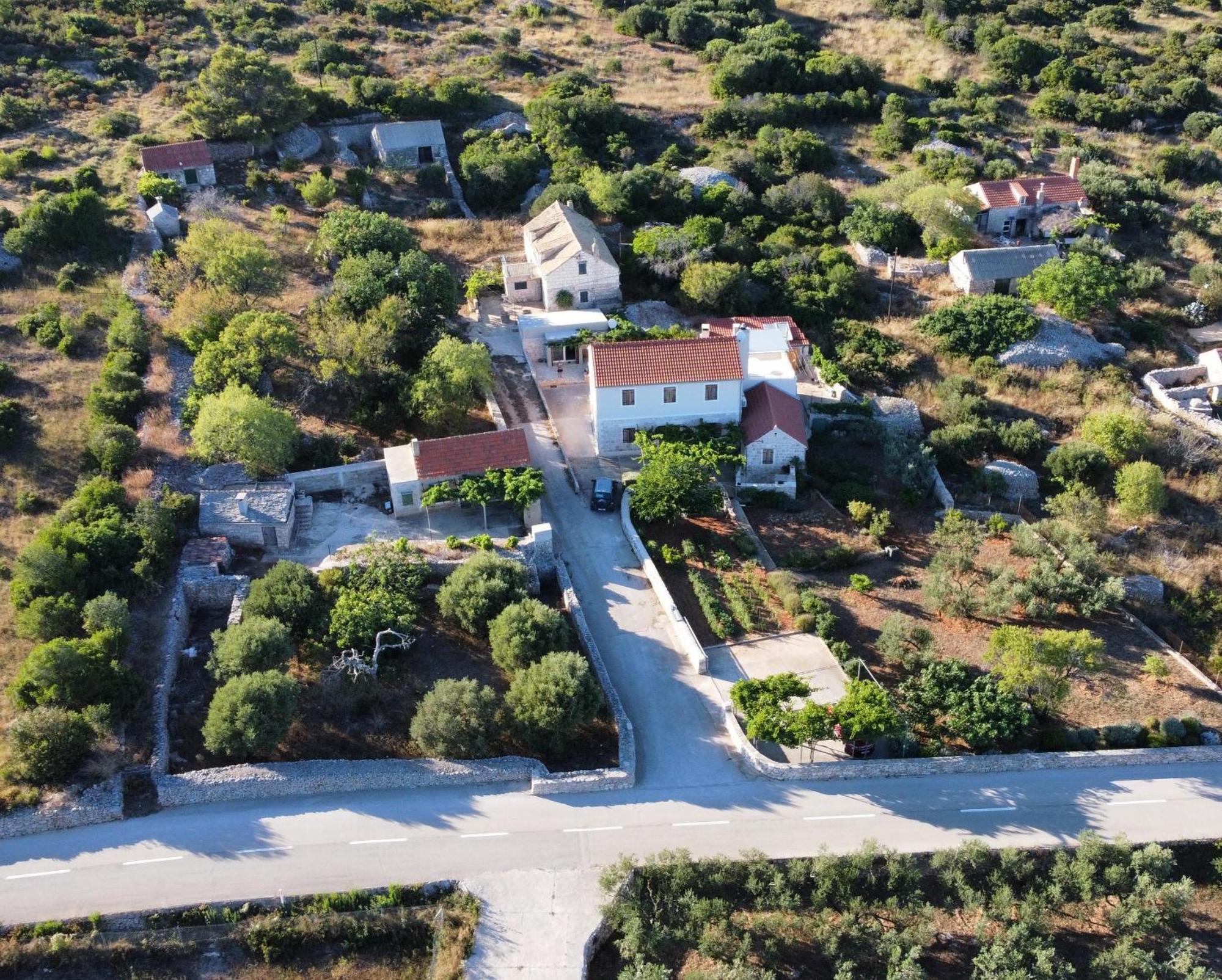 Betini Apartments - Authentic Island Escape Komiža Kültér fotó