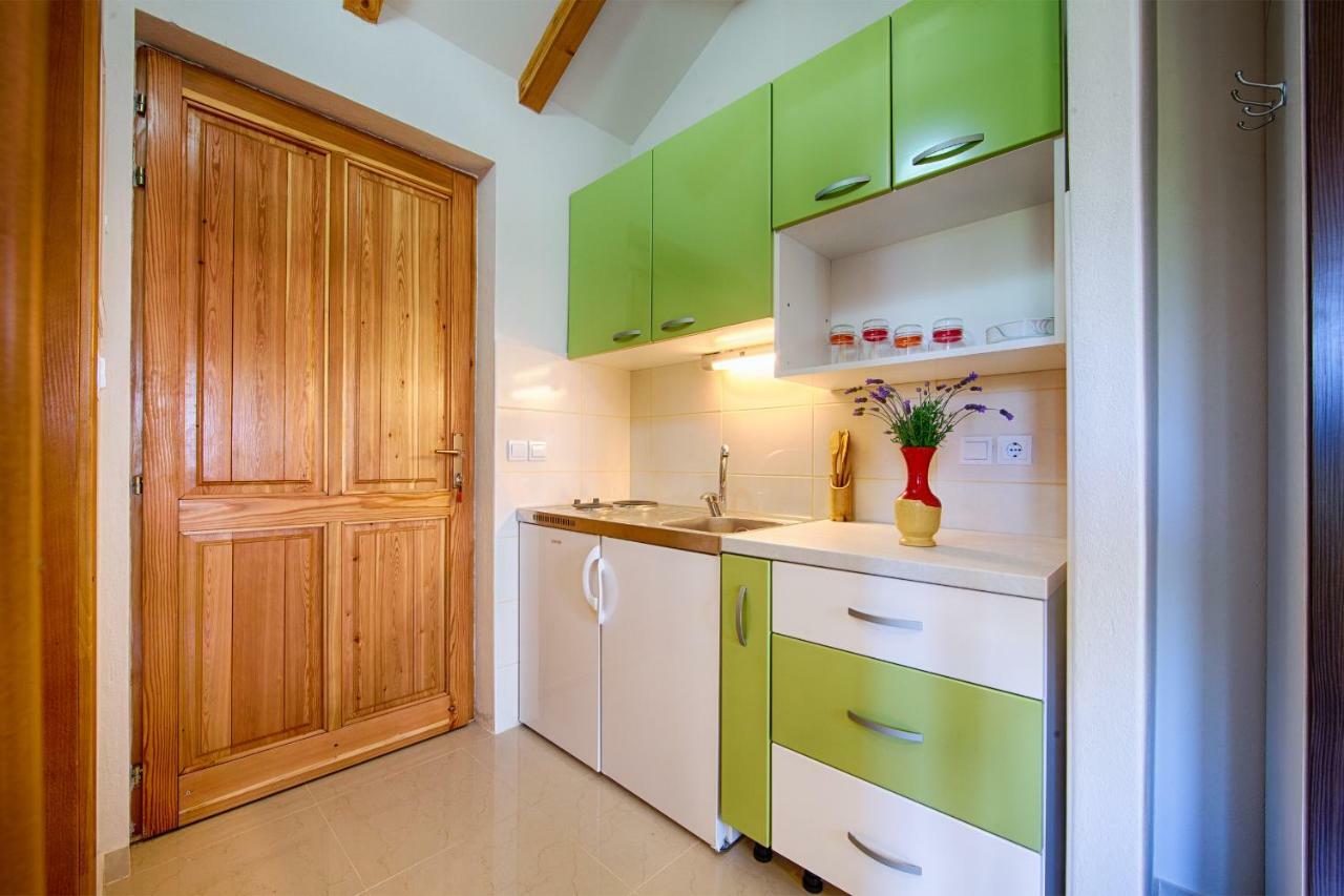 Betini Apartments - Authentic Island Escape Komiža Kültér fotó