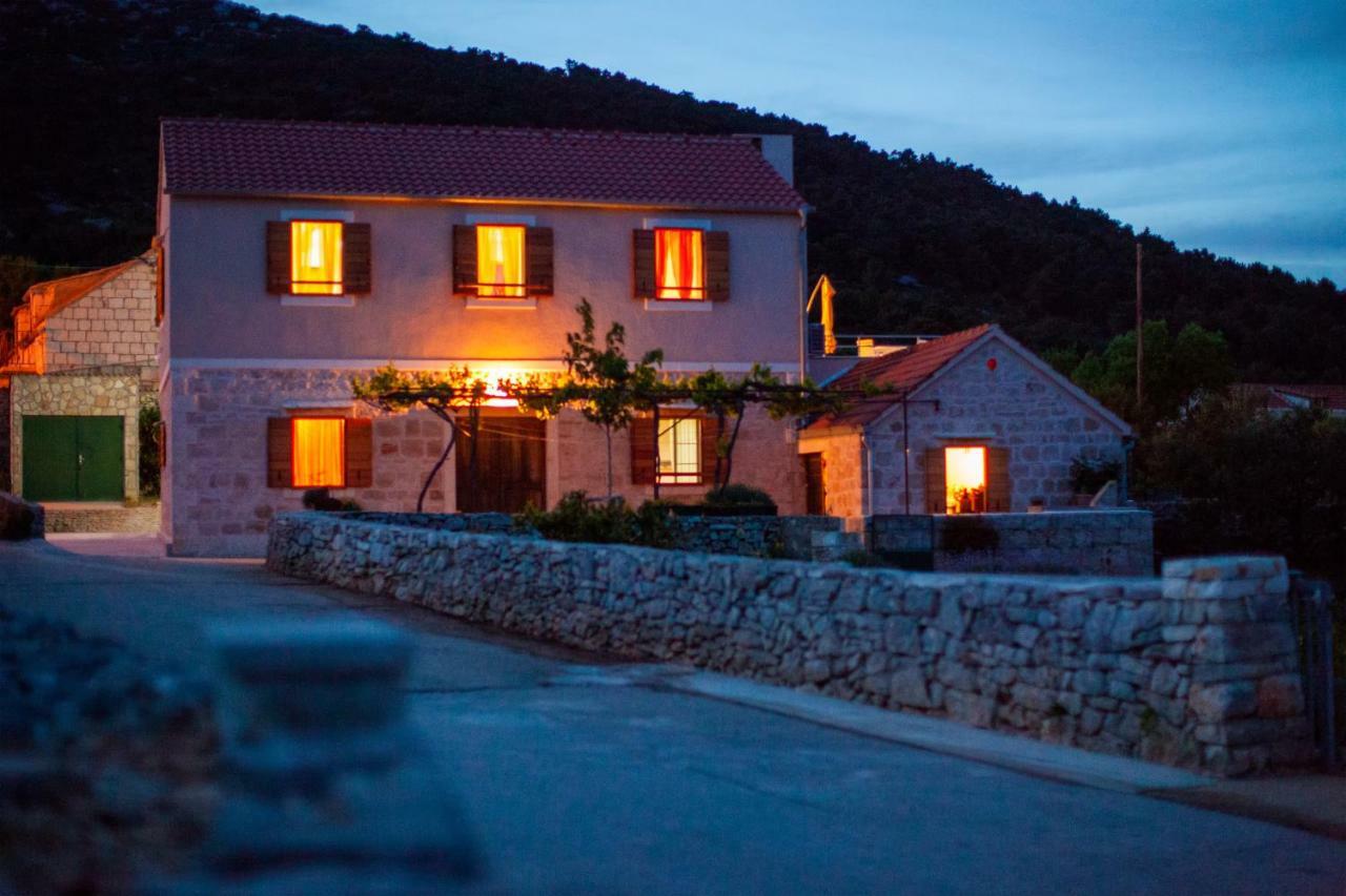 Betini Apartments - Authentic Island Escape Komiža Kültér fotó