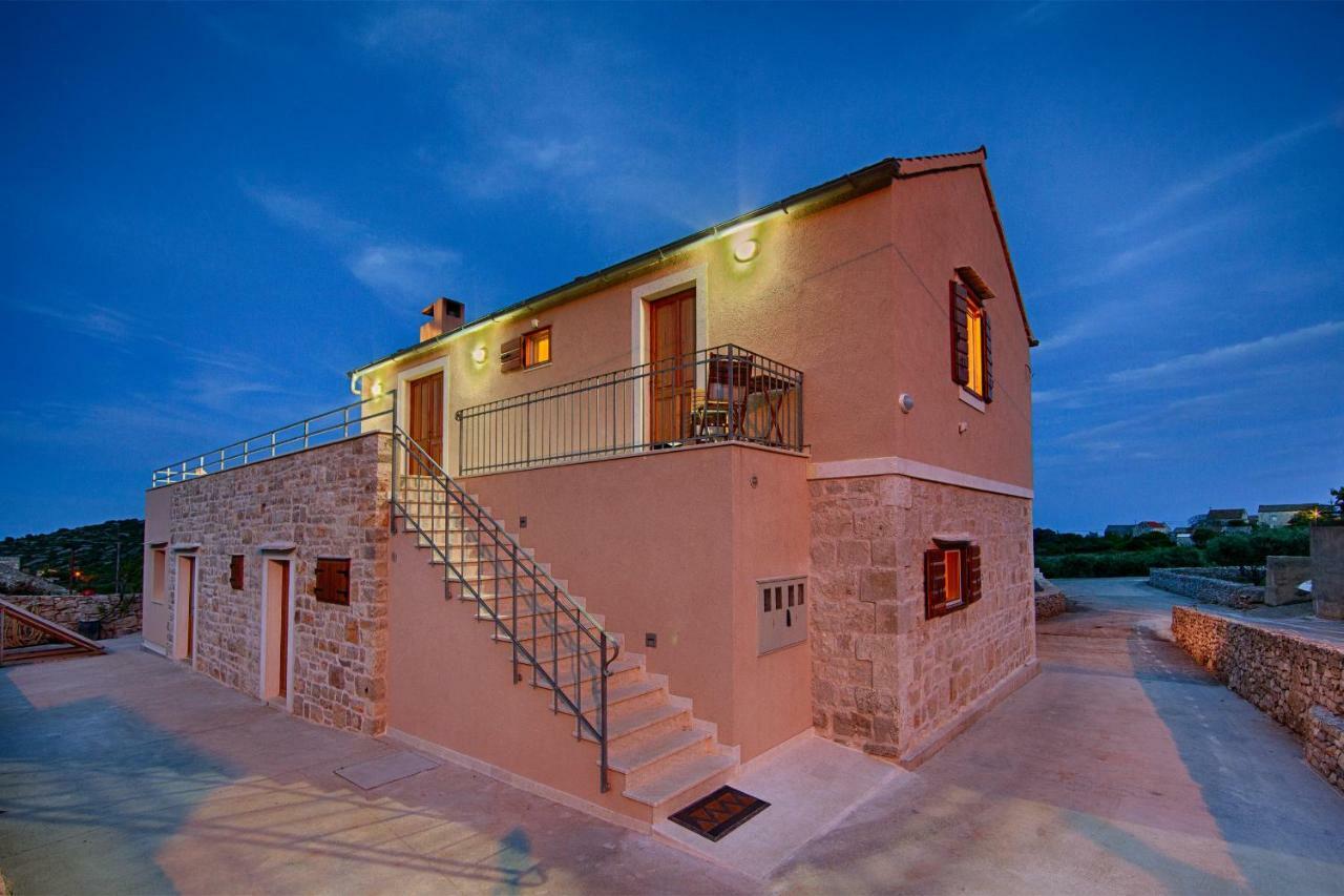 Betini Apartments - Authentic Island Escape Komiža Kültér fotó