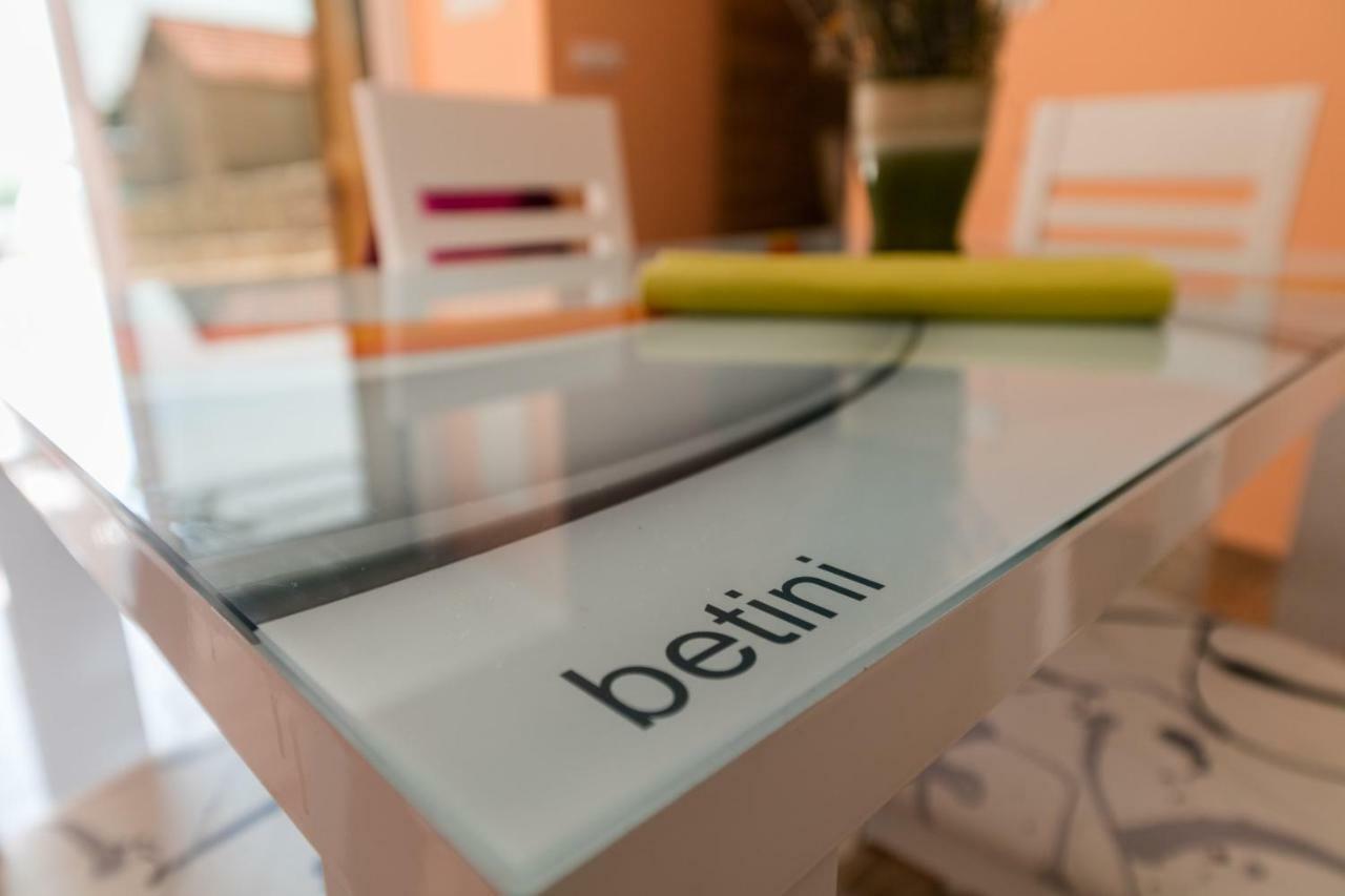 Betini Apartments - Authentic Island Escape Komiža Kültér fotó