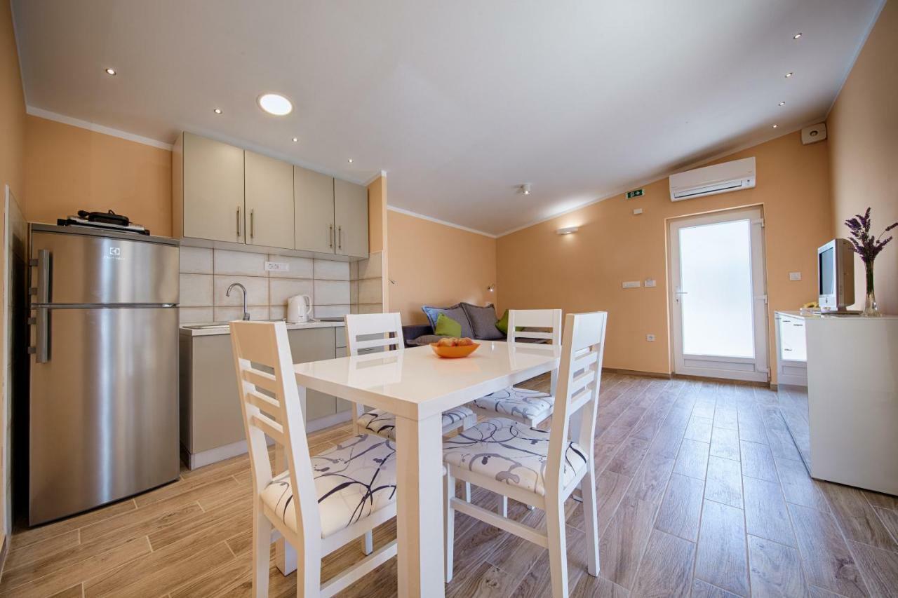 Betini Apartments - Authentic Island Escape Komiža Kültér fotó