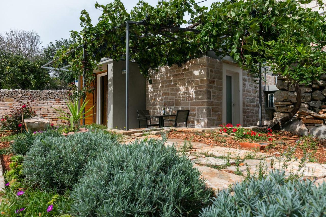 Betini Apartments - Authentic Island Escape Komiža Kültér fotó