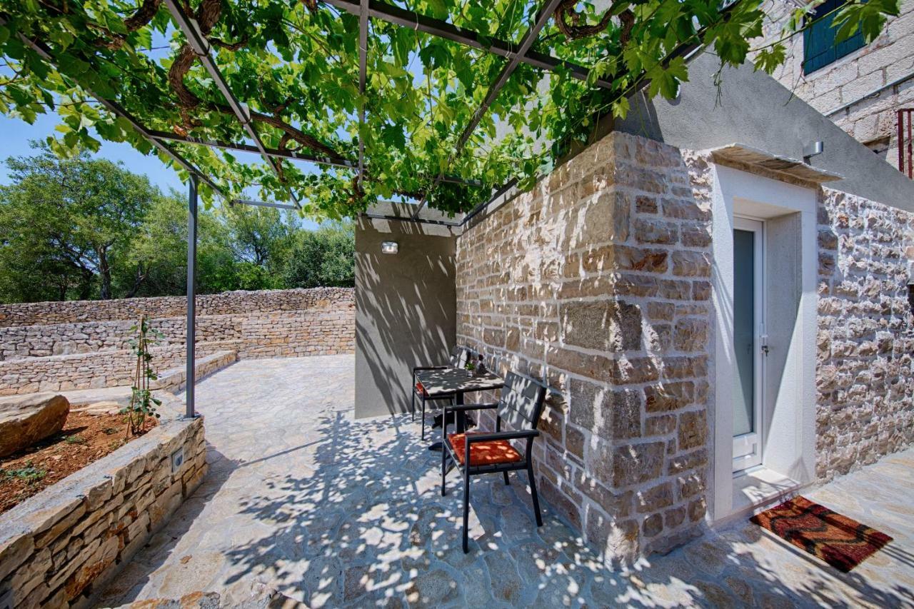 Betini Apartments - Authentic Island Escape Komiža Kültér fotó