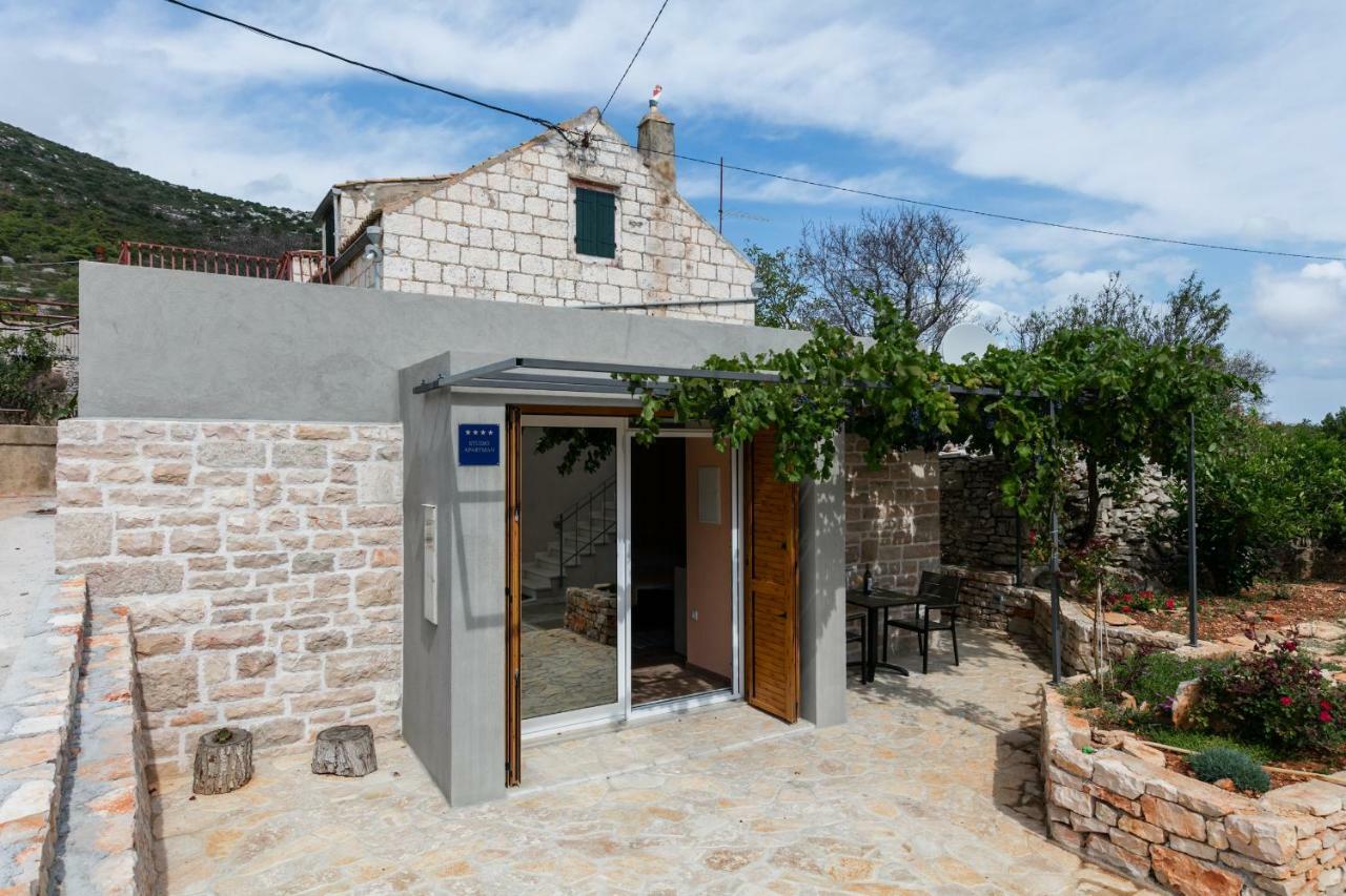 Betini Apartments - Authentic Island Escape Komiža Kültér fotó