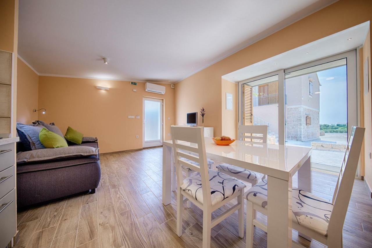 Betini Apartments - Authentic Island Escape Komiža Kültér fotó
